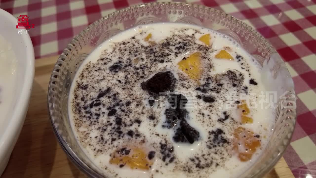 逛吃一条街：100元挑战吃遍“百盛后街”